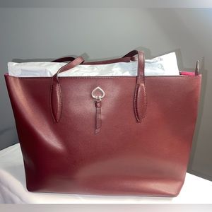 Authentic Kate Spade Tote with zipper closure
